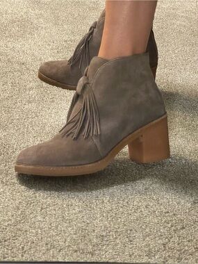 UGG Corin Suede Tassel Block Heel Ankle Booties Grey Taupe Mouse Size 10